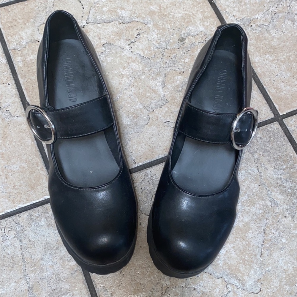 Current mood platforms size 9